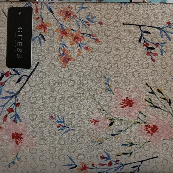Guess Handbags - Guess Purse Guess Handbags - Guess Purse